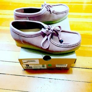 Dusty rose Clark’s wallabies size 8